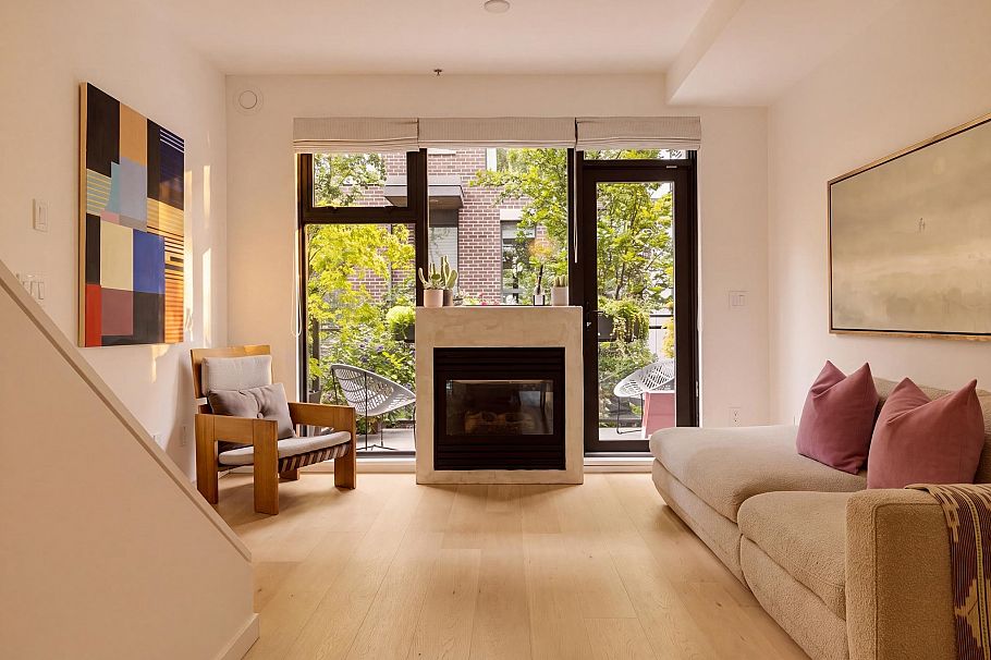 3691 Commercial Street Vancouver, BC - 1