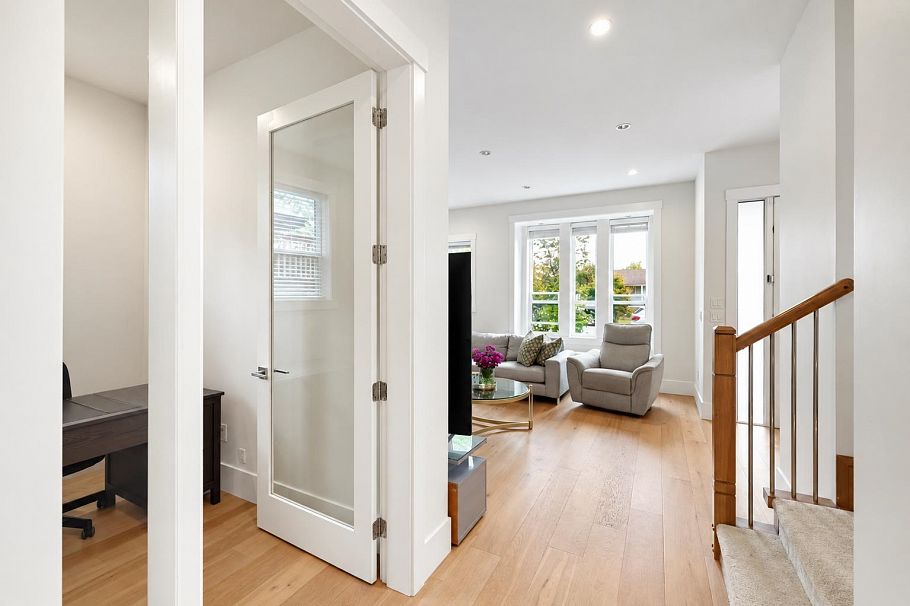 344 E 21 Street North Vancouver, BC - 11