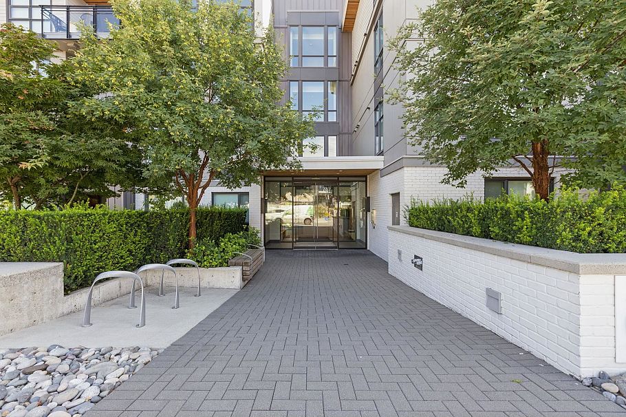 203 747 E 3rd Street North Vancouver, BC - 23