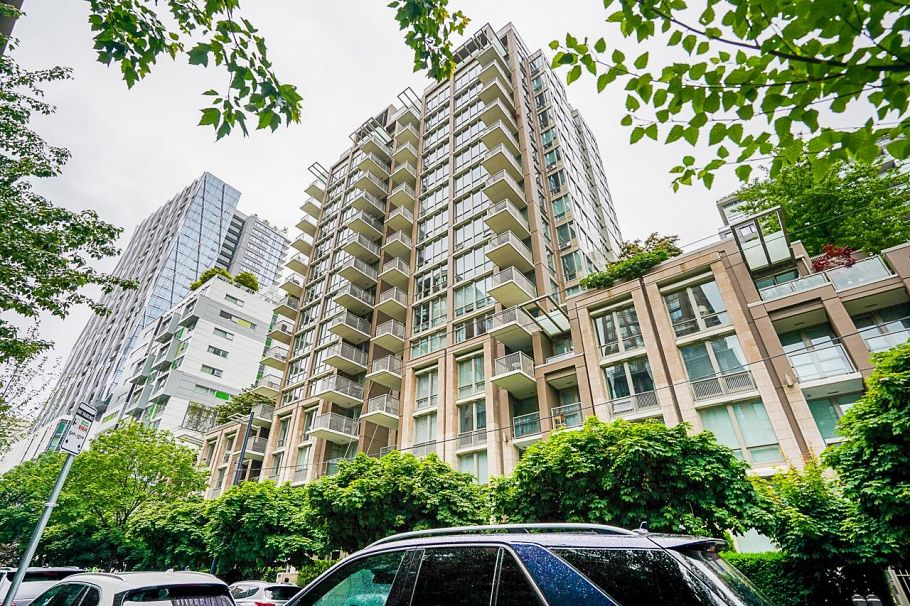 210 1055 Richards Street Vancouver, BC - 3