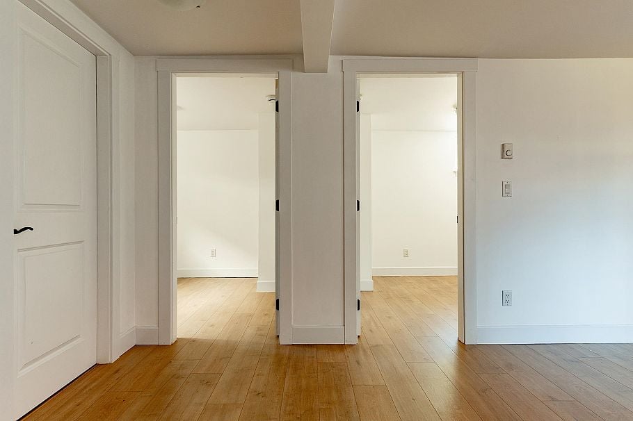 4883 Beatrice Street Vancouver, BC - 26