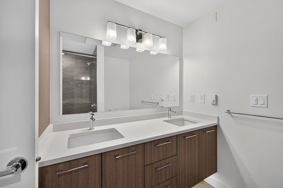 561 W 29th Avenue Vancouver, BC - 19