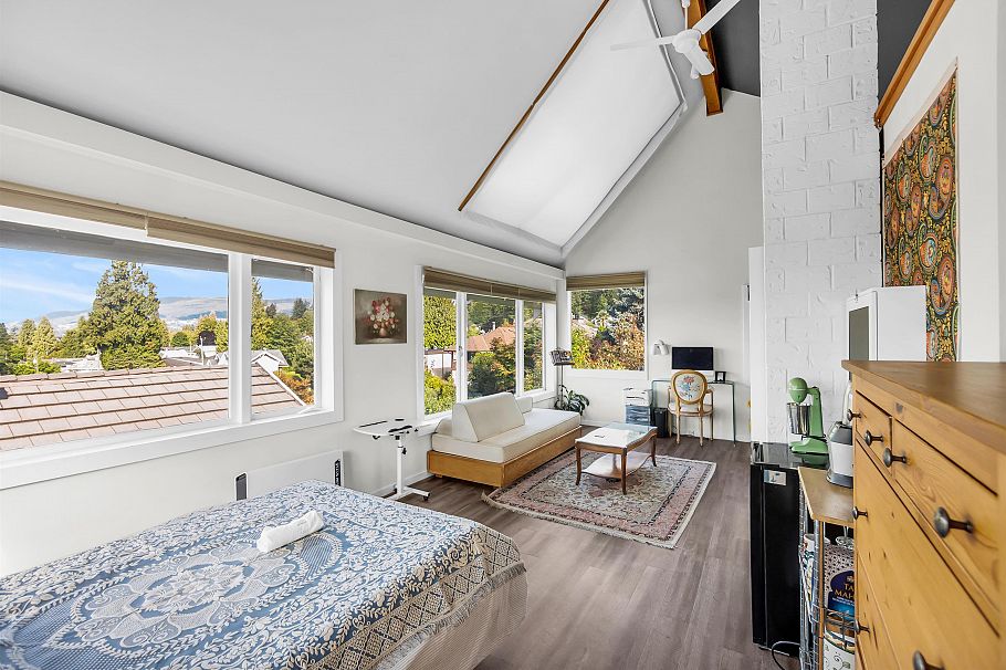 319 E 27th Street North Vancouver, BC - 9