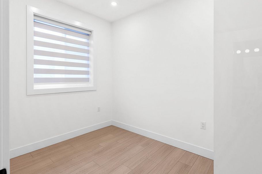 333 E 64th Avenue Vancouver, BC - 24