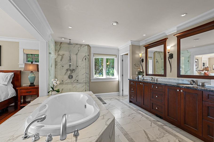 5168 Redonda Drive North Vancouver, BC - 11