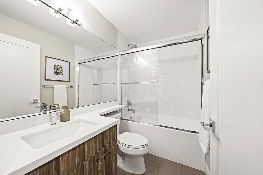 2 233 W 5th Street North Vancouver, BC - 25