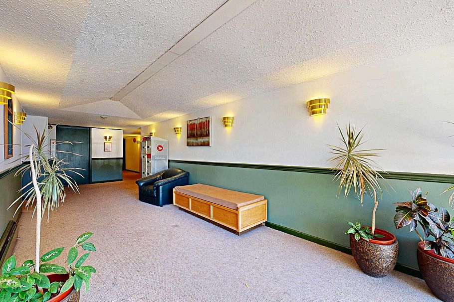 204 252 W 2nd Street North Vancouver, BC - 37