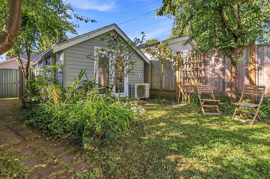 2764 Dundas Street Vancouver, BC - 32