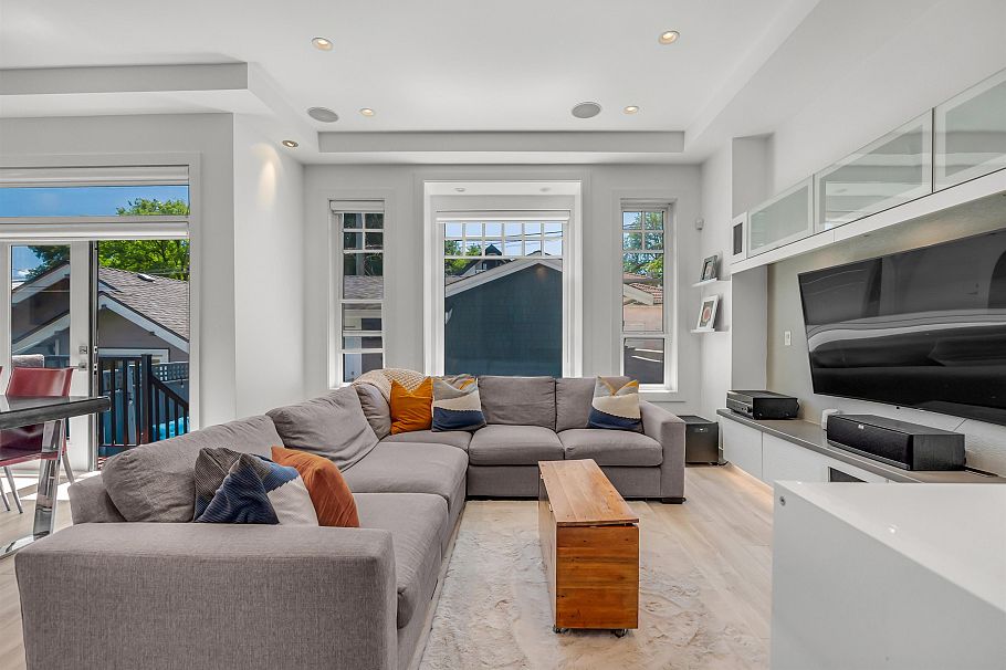 730 E 11th Avenue Vancouver, BC - 7