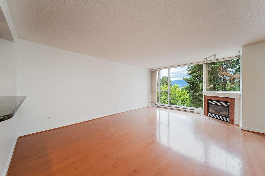 317 1425 W 6th Avenue Vancouver, BC - 2