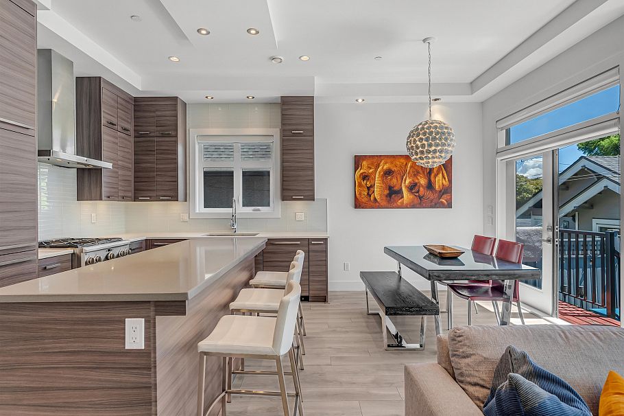 730 E 11th Avenue Vancouver, BC - 8
