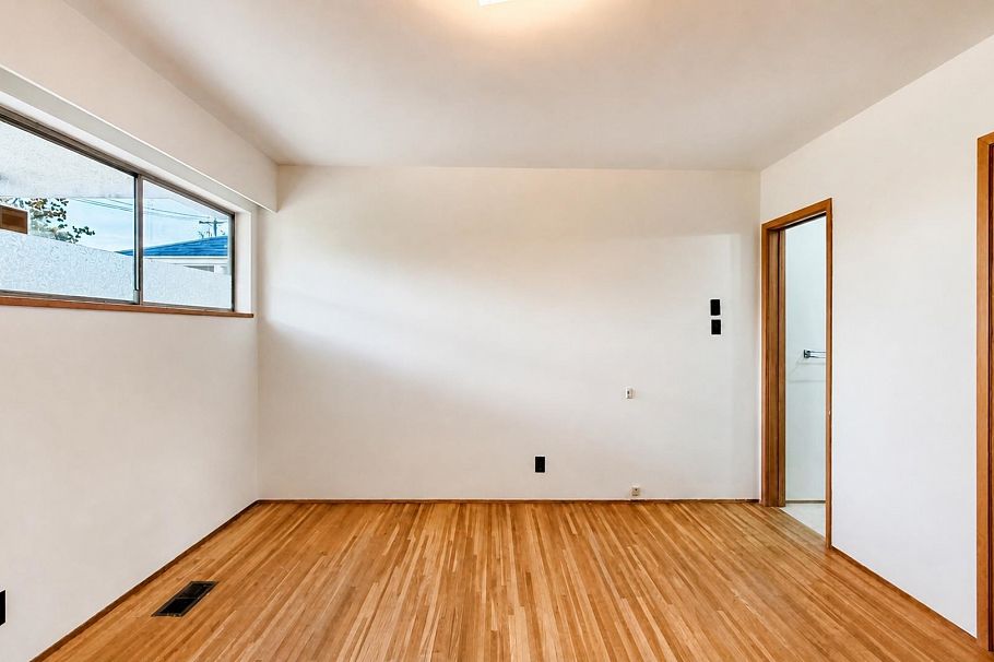 817 W 64th Avenue Vancouver, BC - 7