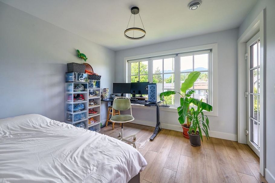 449 E 15th Street North Vancouver, BC - 22