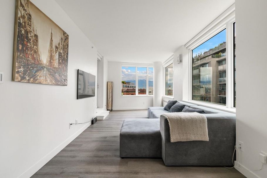 406 209 E 7th Avenue Vancouver, BC - 2