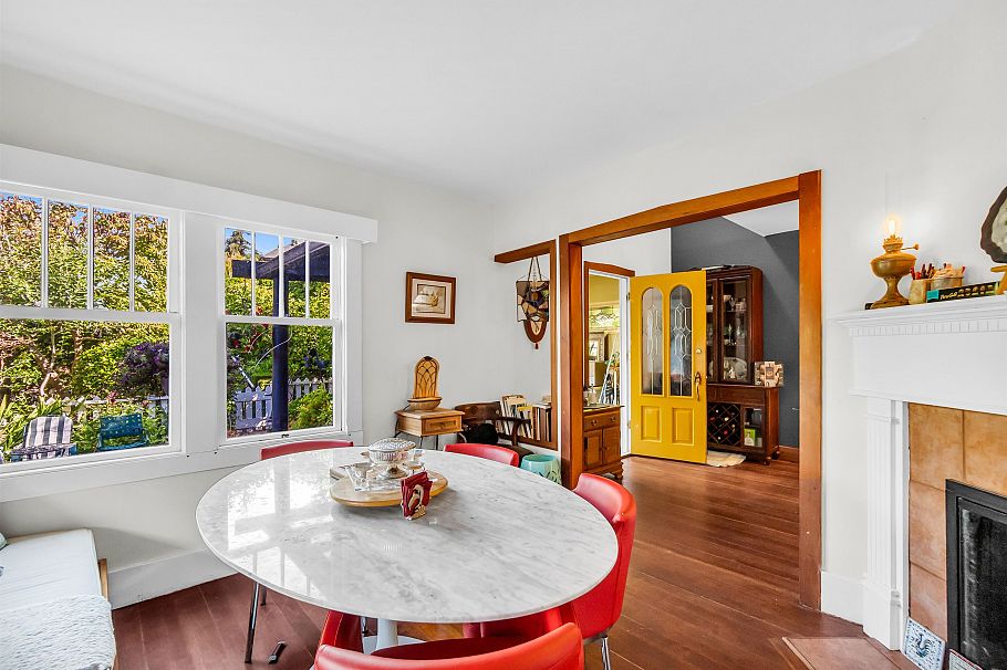 319 E 27th Street North Vancouver, BC - 24