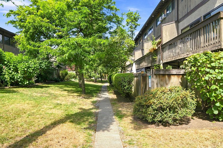 1071 Lillooet Road North Vancouver, BC - 3