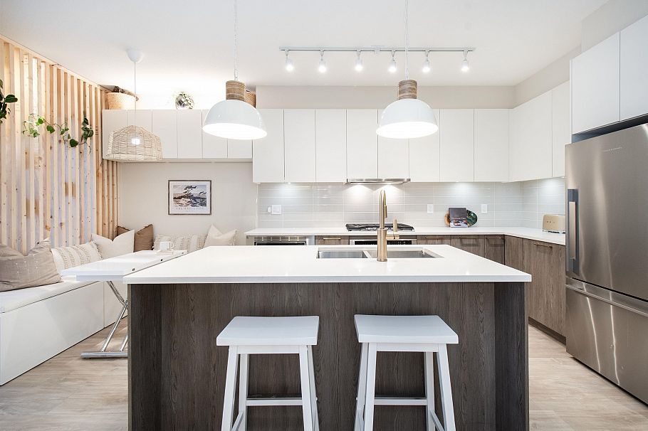 111 615 E 3rd Street North Vancouver, BC - 1