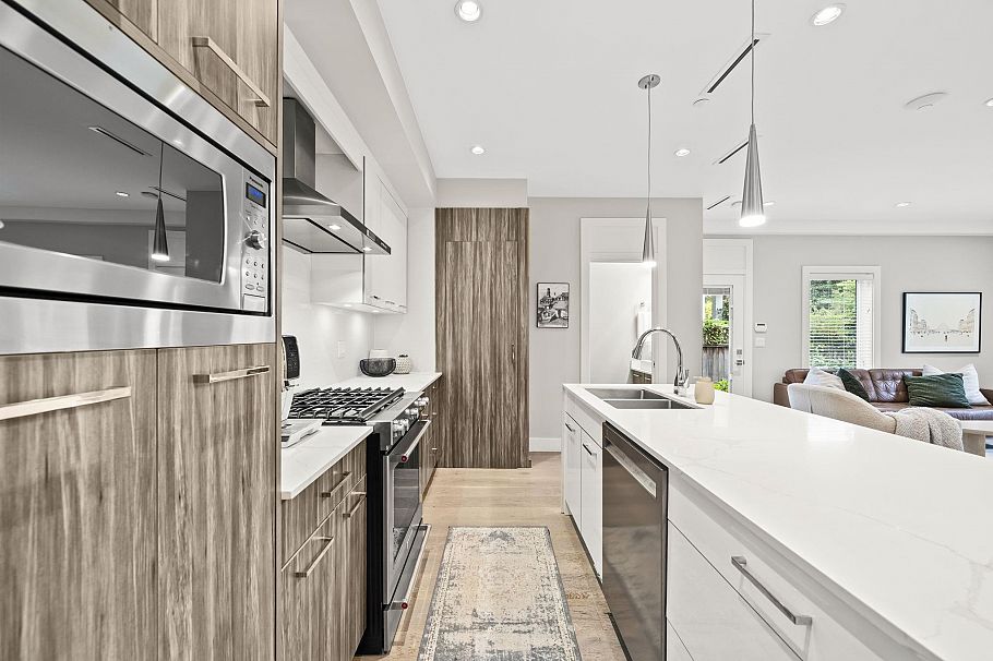 2 233 W 5th Street North Vancouver, BC - 11