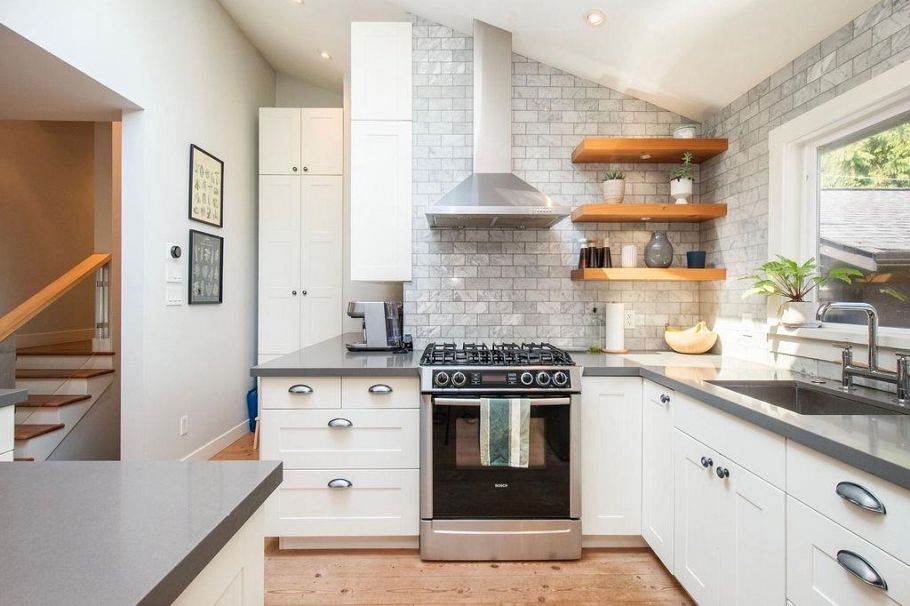1218 W 22nd Street North Vancouver, BC - 10