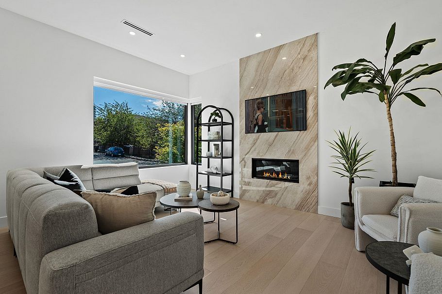 1605 E 21st Avenue Vancouver, BC - 4