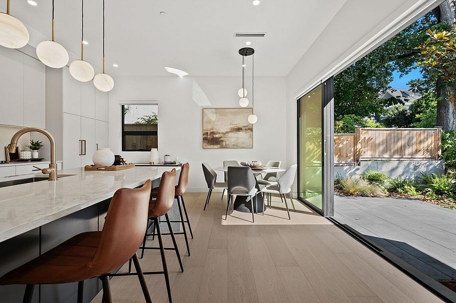 1605 E 21st Avenue Vancouver, BC - 10