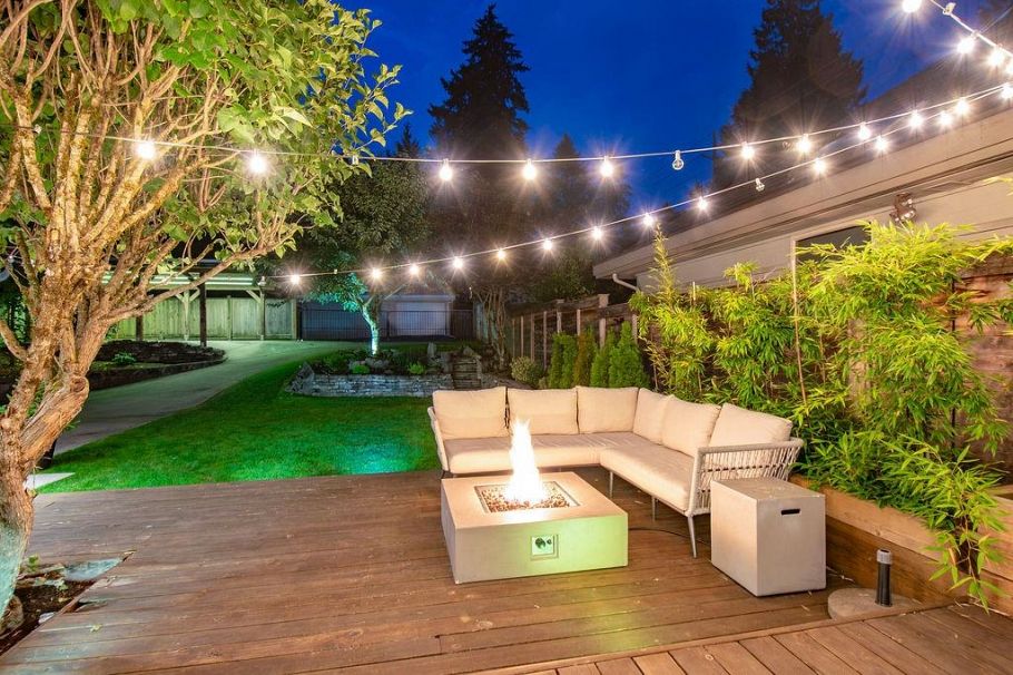 1218 W 22nd Street North Vancouver, BC - 2