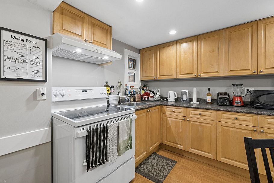 971 Nicola Street Vancouver, BC - 30