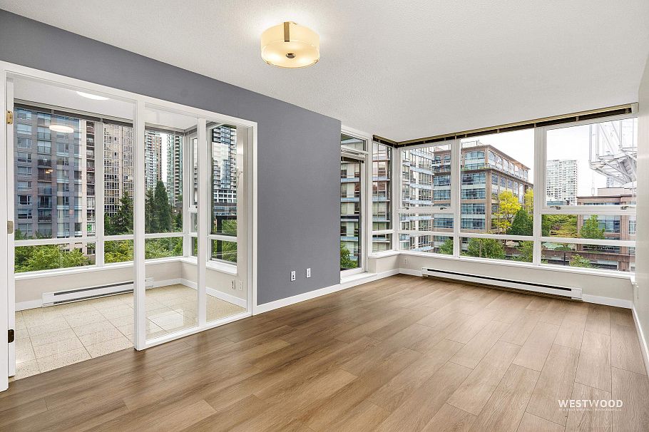 808 939 Expo Boulevard Vancouver, BC - 4
