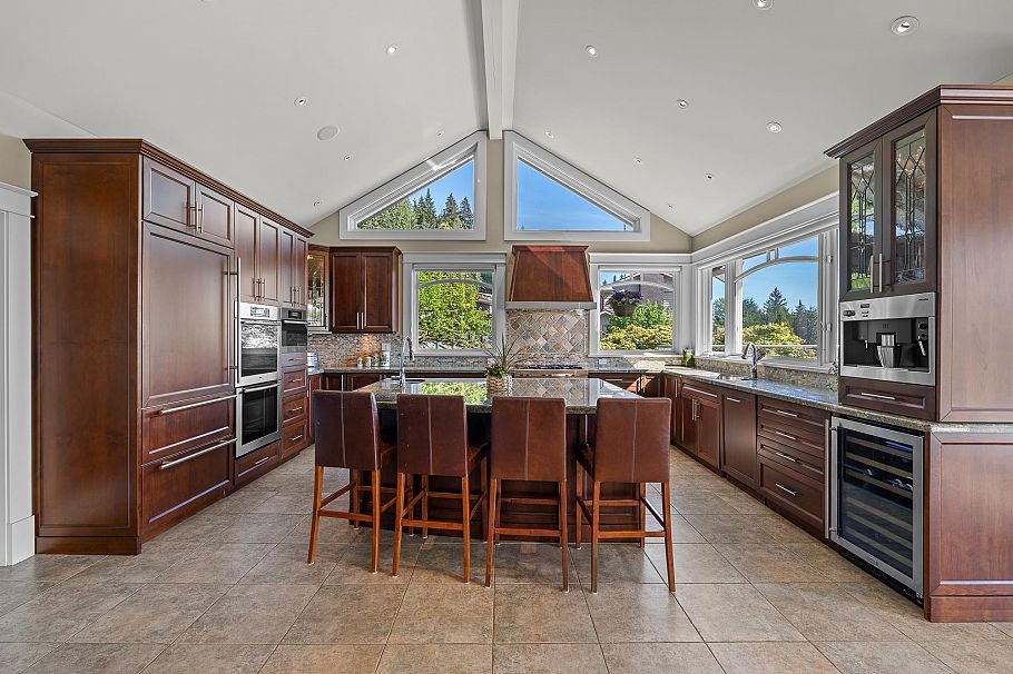 5168 Redonda Drive North Vancouver, BC - 9