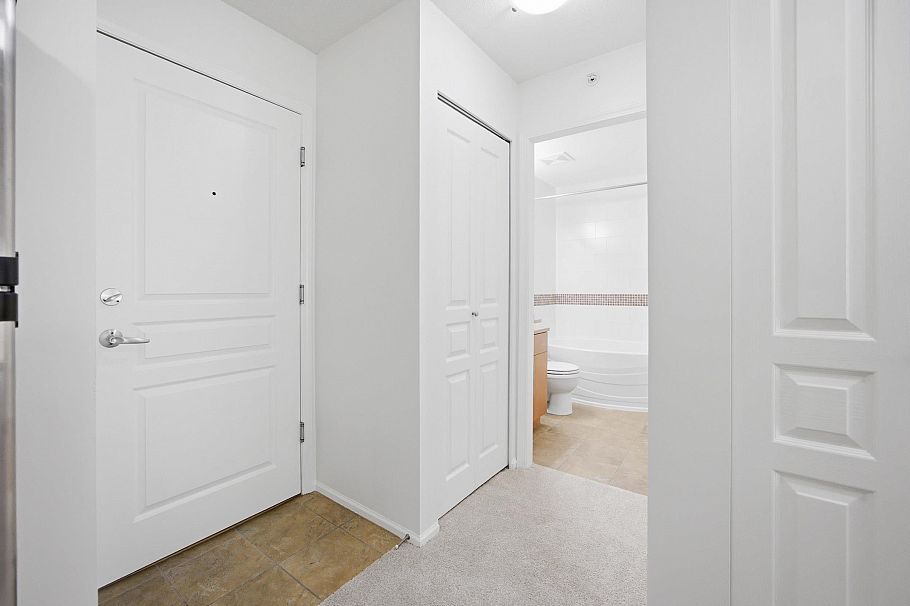 363 1100 E 29th Street North Vancouver, BC - 12