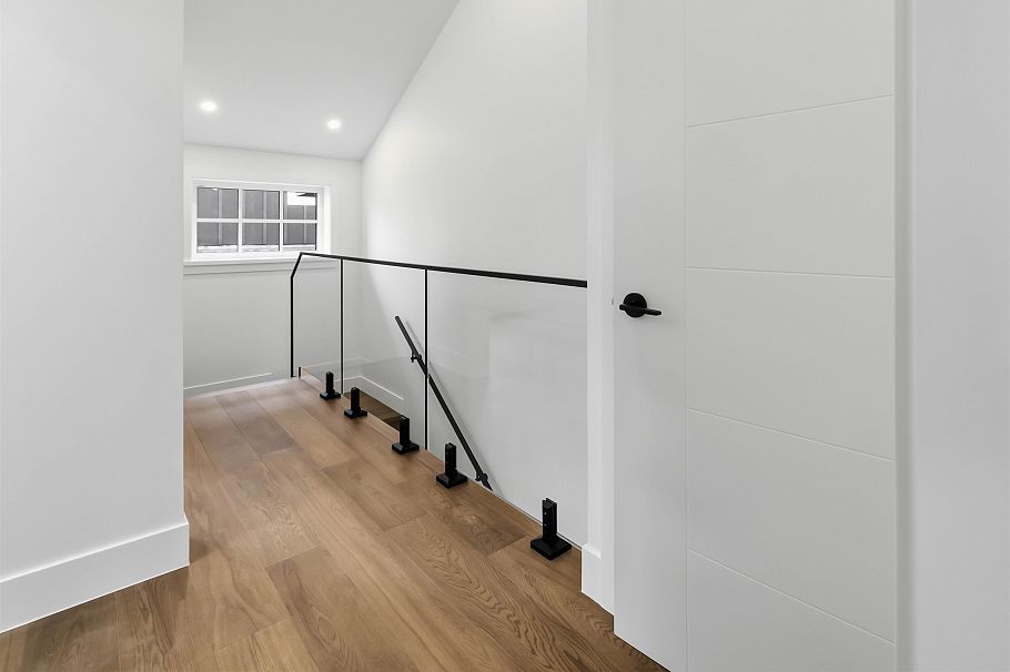 2 552 Kaslo Street Vancouver, BC - 19