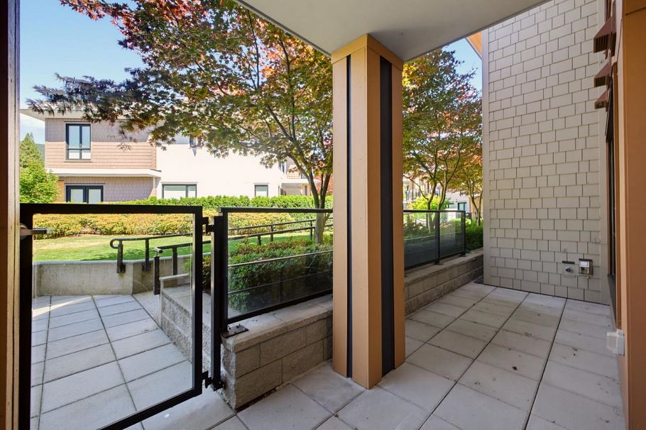 218 3220 Connaught Crescent North Vancouver, BC - 13