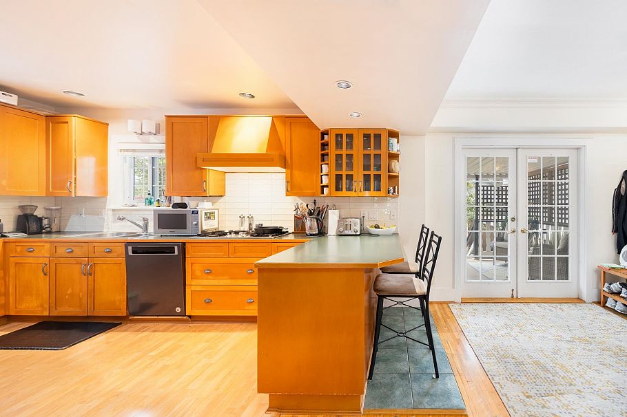 404 W 18th Avenue Vancouver, BC - 25