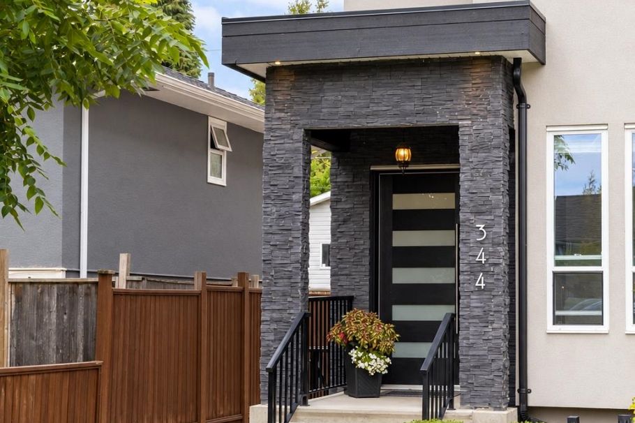 344 E 21 Street North Vancouver, BC - 4