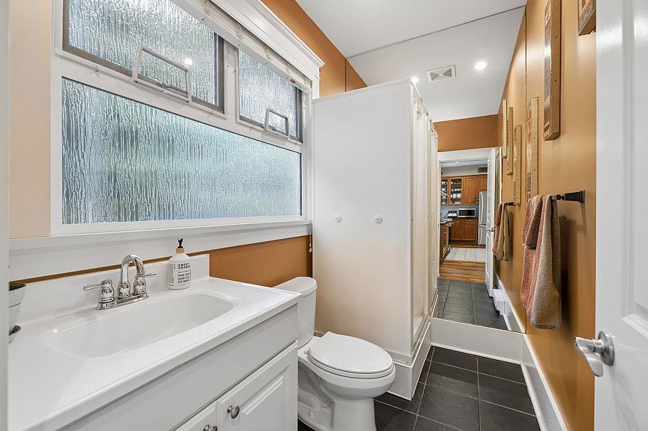 971 Nicola Street Vancouver, BC - 26