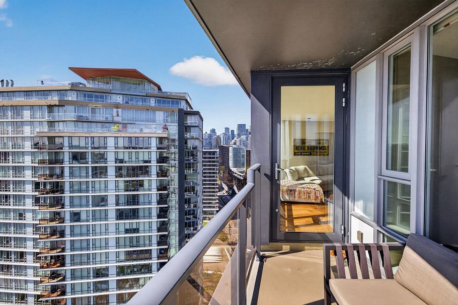 2503 8 Smithe Mews Vancouver, BC - 15