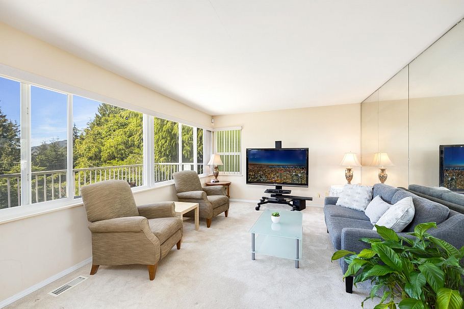 454 Monteray Avenue North Vancouver, BC - 3