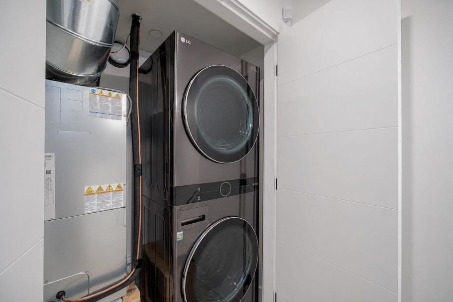 1907 E 40th Avenue Vancouver, BC - 14