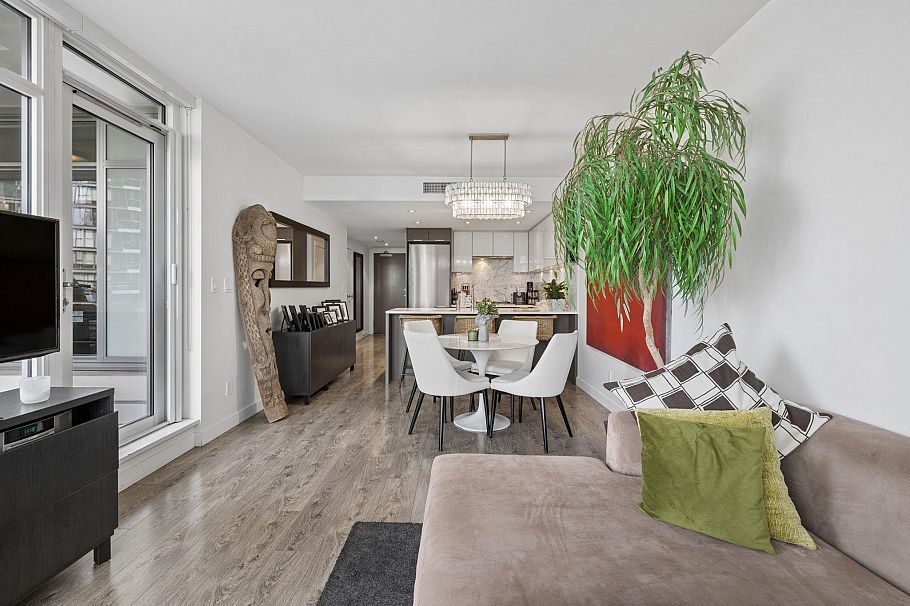 503 110 Switchmen Street Vancouver, BC - 3