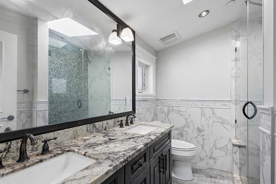 1441 W 49th Avenue Vancouver, BC - 16