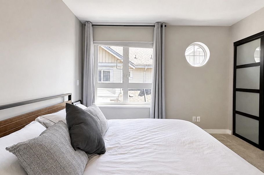 13 915 Tobruck Avenue North Vancouver, BC - 18