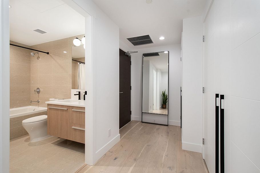 908 2785 Library Lane North Vancouver, BC - 30