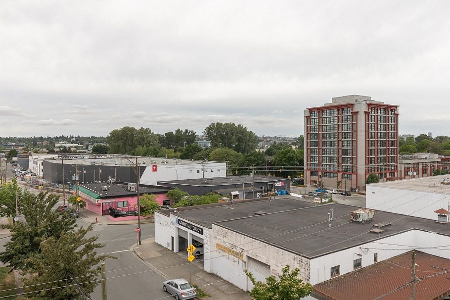 321 1120 E Georgia Street Vancouver, BC - 14