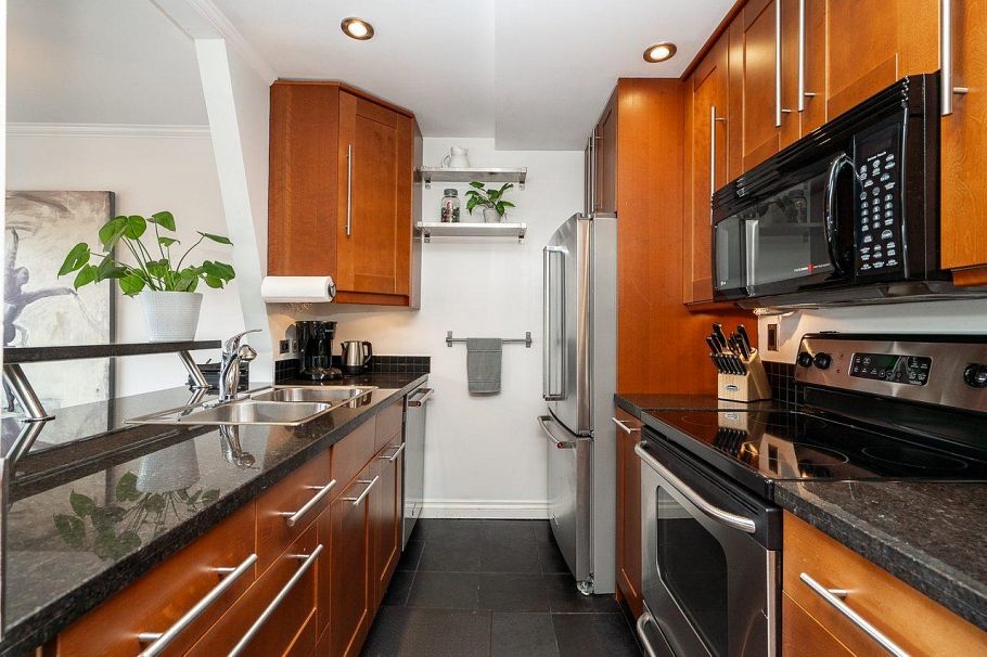 104 2412 Alder Street Vancouver, BC - 9