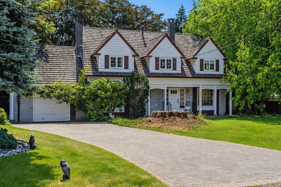 1671 Haverhill Place North Vancouver, BC - 1