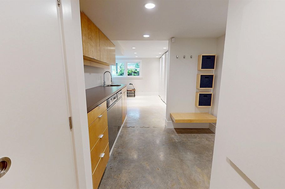 456 Aubrey Place Vancouver, BC - 31