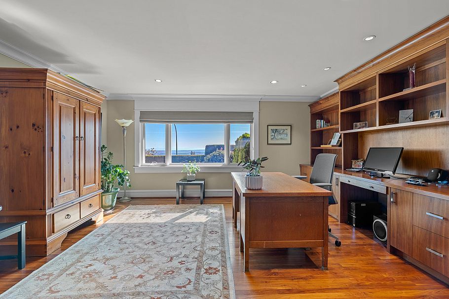 5168 Redonda Drive North Vancouver, BC - 14