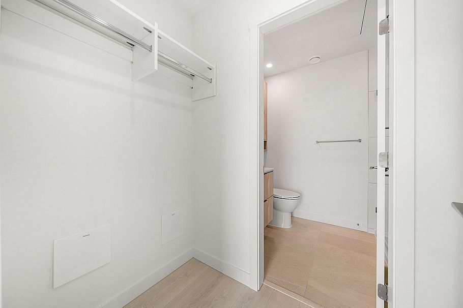 404 3594 Malsum Drive North Vancouver, BC - 14