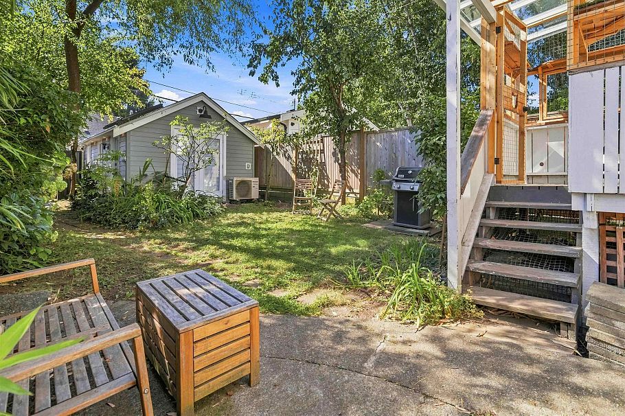 2764 Dundas Street Vancouver, BC - 37