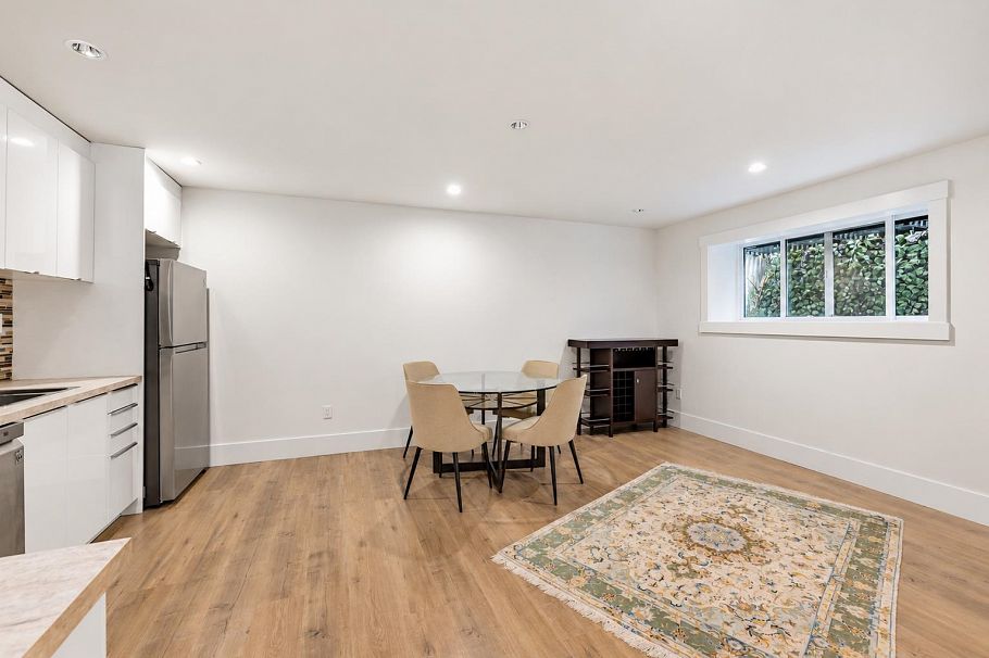 344 E 21 Street North Vancouver, BC - 29